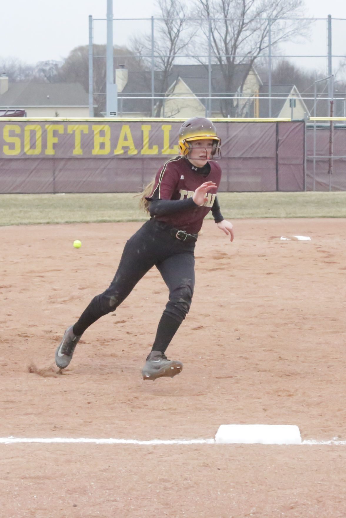 Gallery Bulldogs vs Trojans in softball